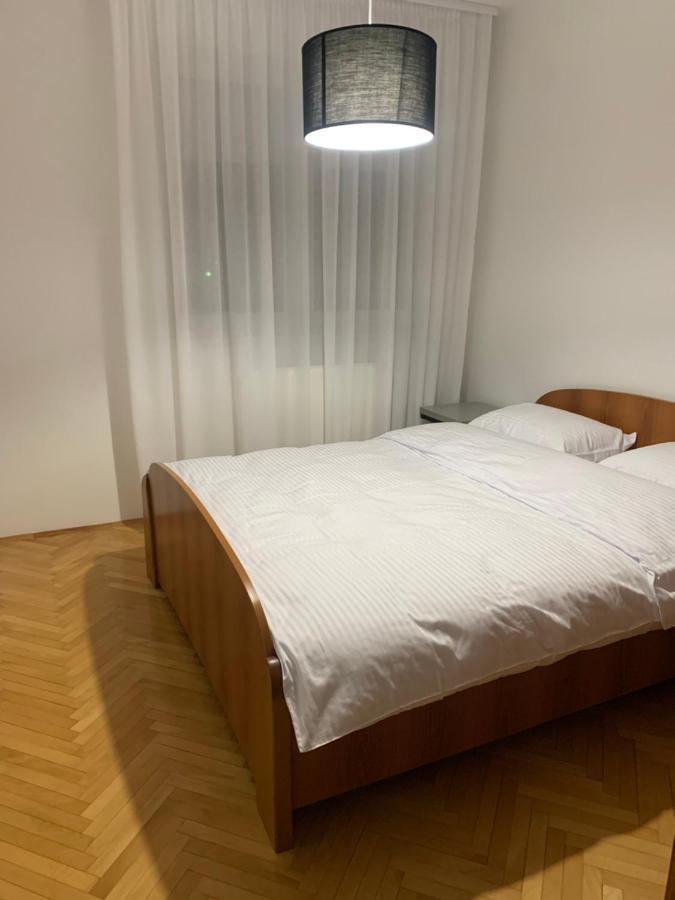 Apartman Geneva Bijeljina Bagian luar foto